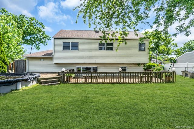 86 W 17th Street, Deer Park, NY 11729