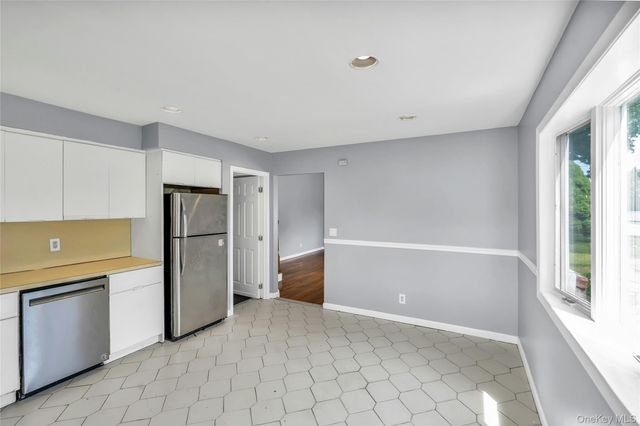 86 W 17th Street, Deer Park, NY 11729
