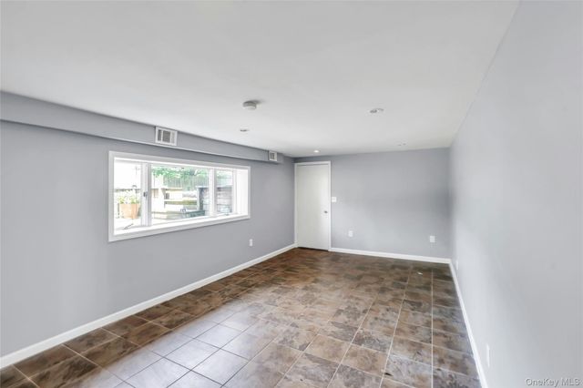 86 W 17th Street, Deer Park, NY 11729
