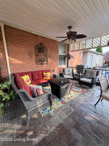 4501 Summitt Dr, Louisville, KY 40229