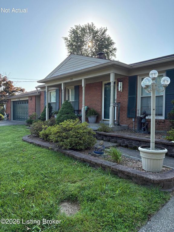 4501 Summitt Dr, Louisville, KY 40229