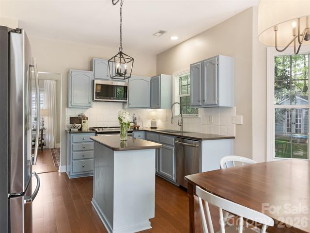 9201 Hanworth Trace Drive, Charlotte, NC 28277