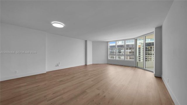 555 NE 34th St 1402, Miami, FL 33137
