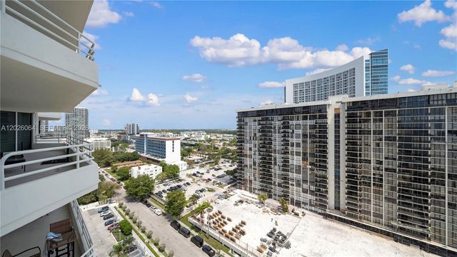 555 NE 34th St 1402, Miami, FL 33137