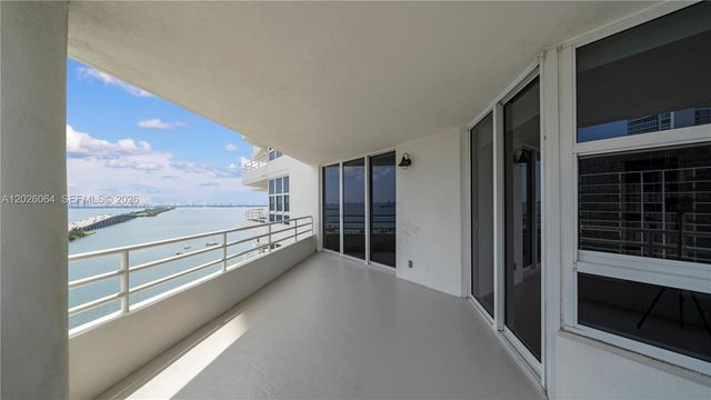 555 NE 34th St 1402, Miami, FL 33137
