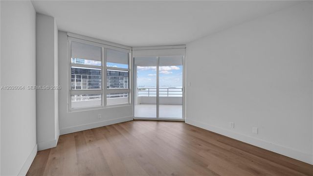 555 NE 34th St 1402, Miami, FL 33137