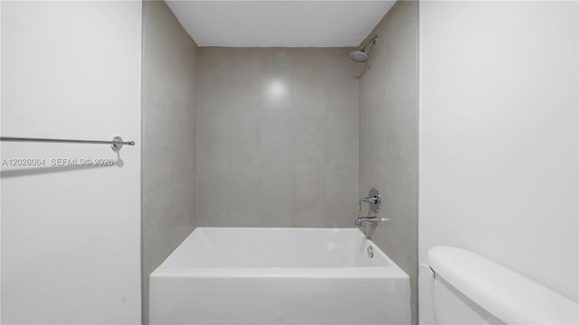 555 NE 34th St 1402, Miami, FL 33137