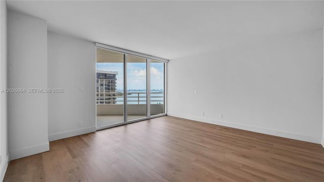 555 NE 34th St 1402, Miami, FL 33137