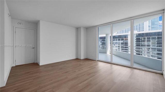555 NE 34th St 1402, Miami, FL 33137