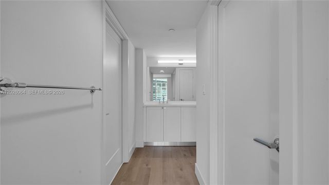 555 NE 34th St 1402, Miami, FL 33137
