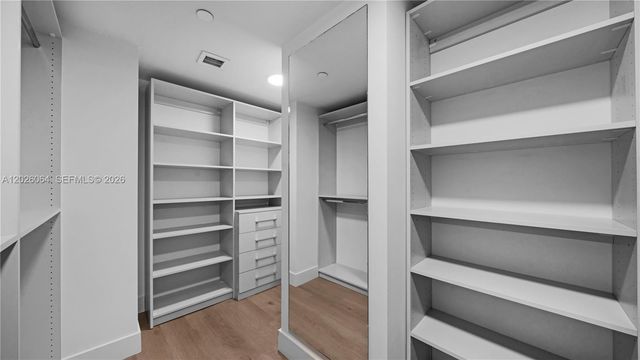 555 NE 34th St 1402, Miami, FL 33137