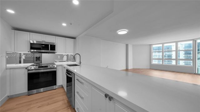 555 NE 34th St 1402, Miami, FL 33137