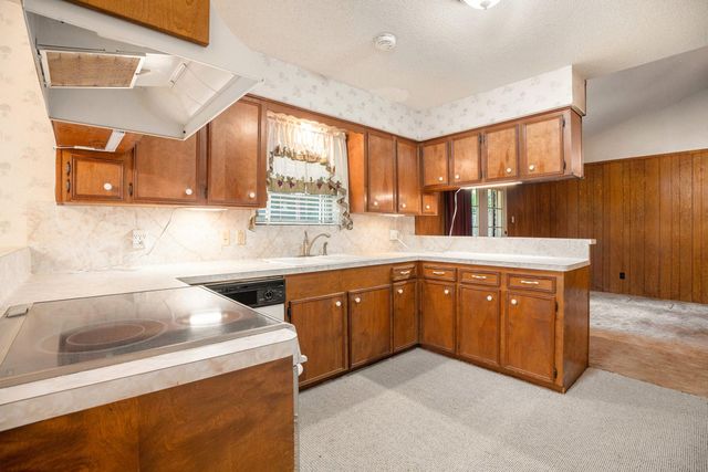 1813 22nd Avenue N, Texas City, TX 77590