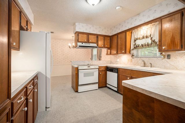 1813 22nd Avenue N, Texas City, TX 77590
