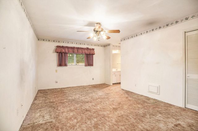 1813 22nd Avenue N, Texas City, TX 77590