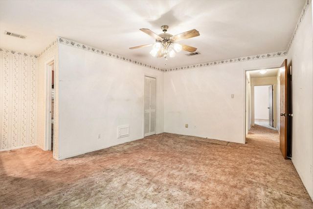 1813 22nd Avenue N, Texas City, TX 77590