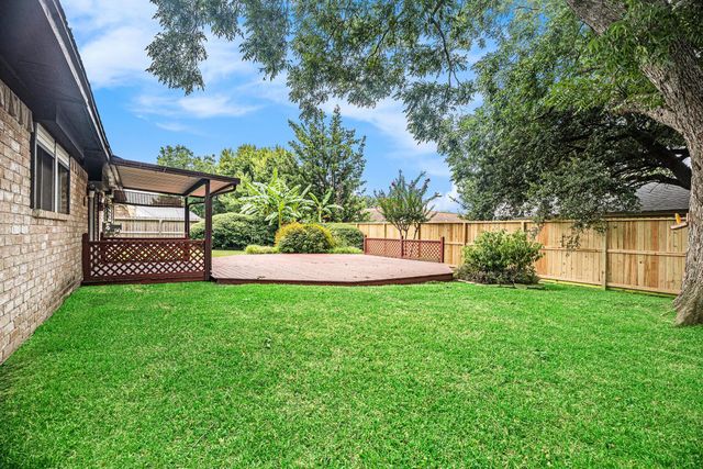 1813 22nd Avenue N, Texas City, TX 77590