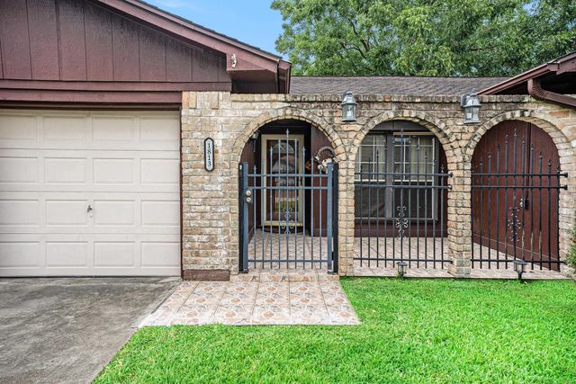 1813 22nd Avenue N, Texas City, TX 77590