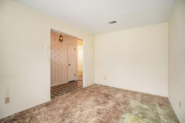 1813 22nd Avenue N, Texas City, TX 77590