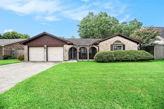 1813 22nd Avenue N, Texas City, TX 77590