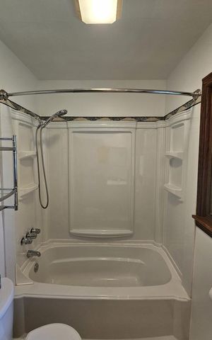 5257 S 28th STREET, Greenfield, WI 53221