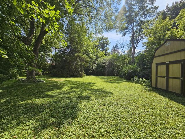 5257 S 28th STREET, Greenfield, WI 53221