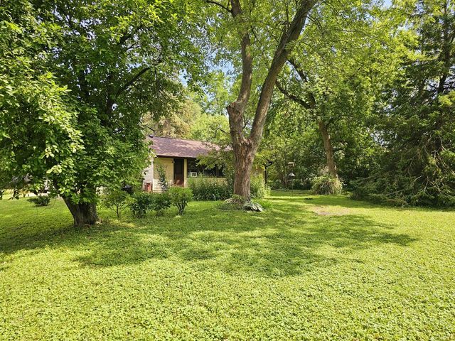 5257 S 28th STREET, Greenfield, WI 53221