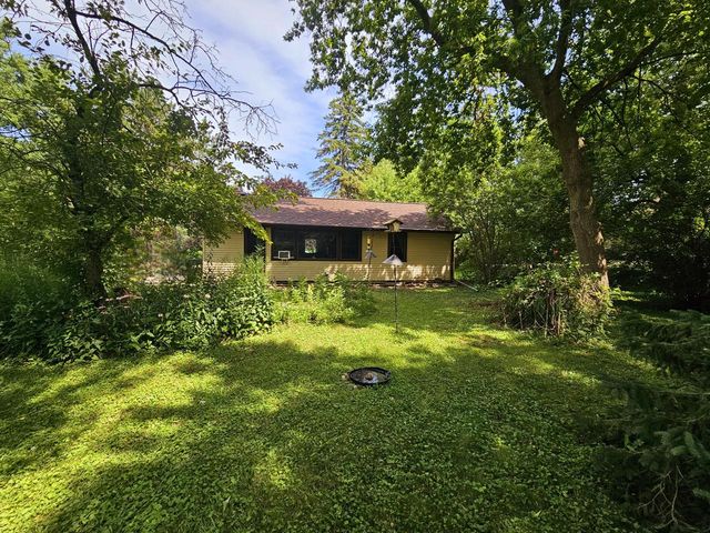 5257 S 28th STREET, Greenfield, WI 53221