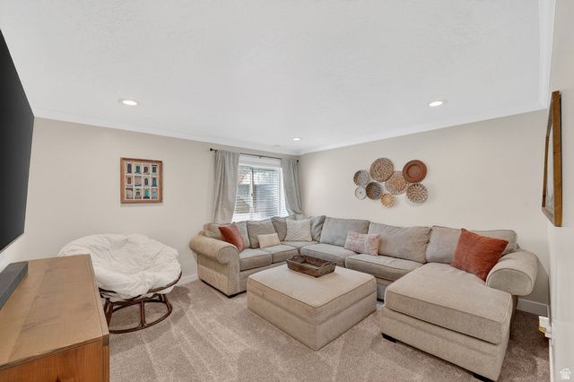 1624 E WOOD GLEN RD, Sandy, UT 84092