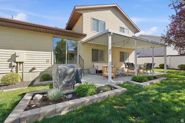 1624 E WOOD GLEN RD, Sandy, UT 84092