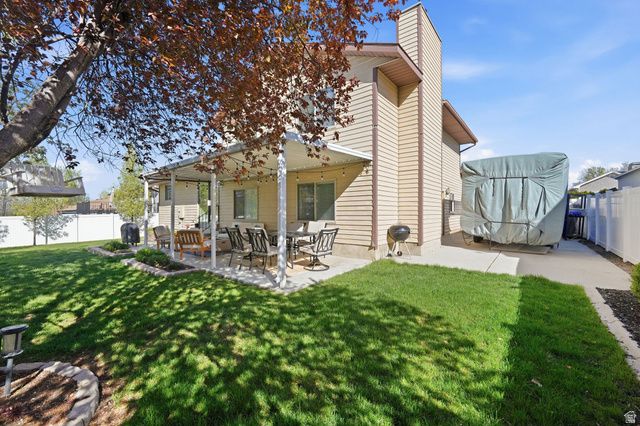 1624 E WOOD GLEN RD, Sandy, UT 84092