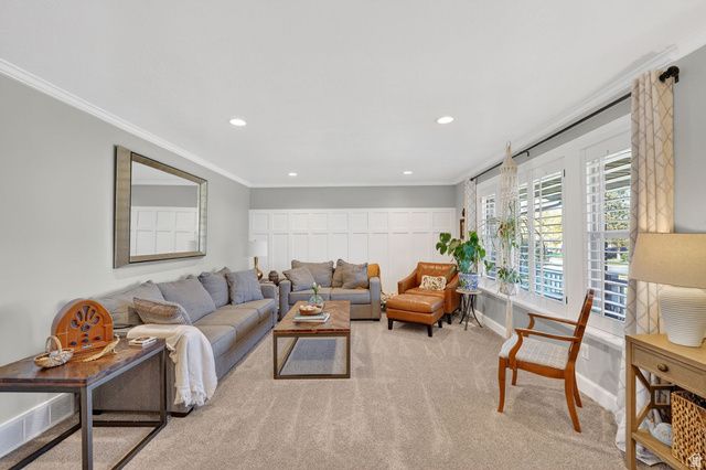 1624 E WOOD GLEN RD, Sandy, UT 84092