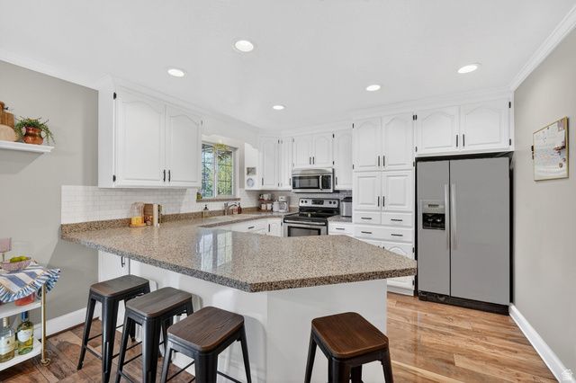 1624 E WOOD GLEN RD, Sandy, UT 84092