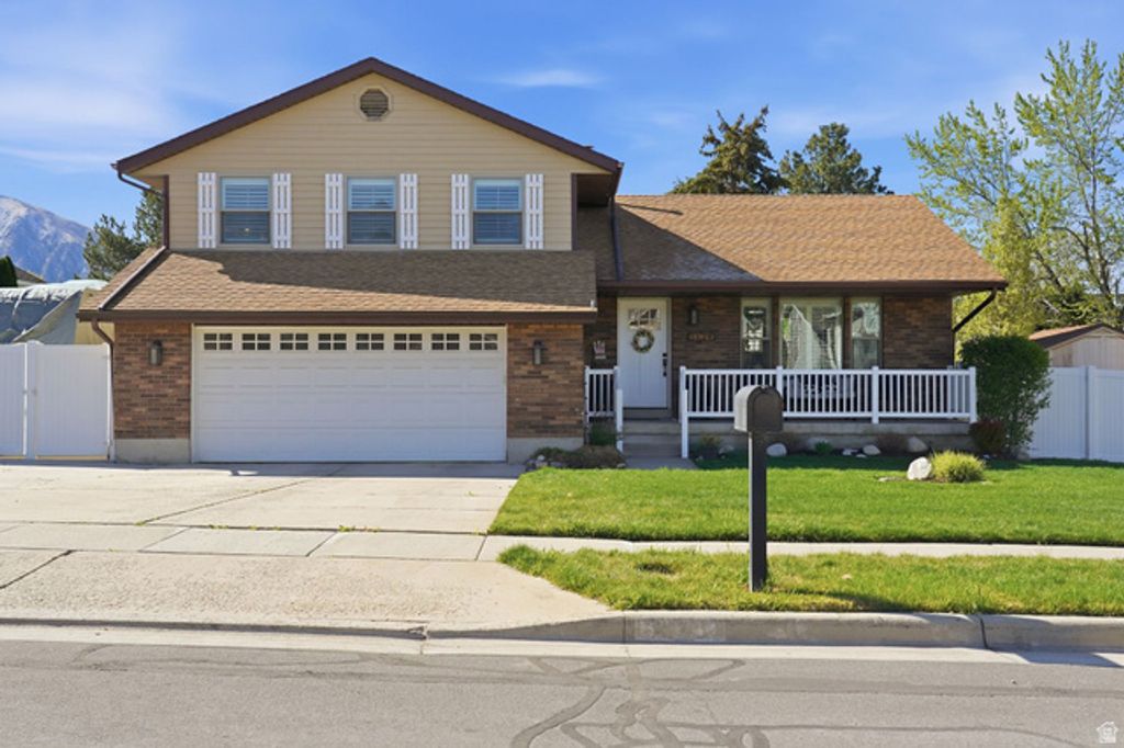 1624 E WOOD GLEN RD, Sandy, UT 84092