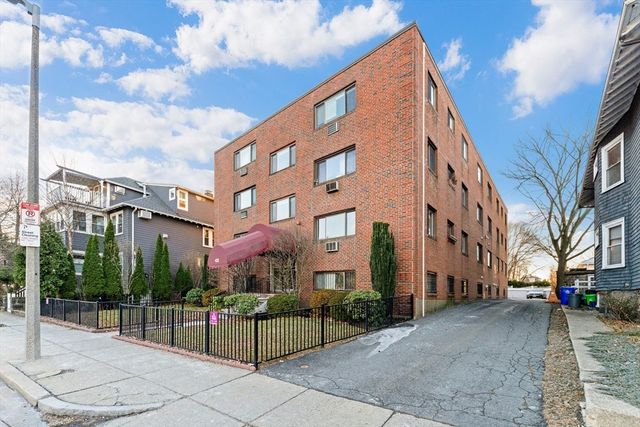 425 S Huntington 6, Boston, MA 02130