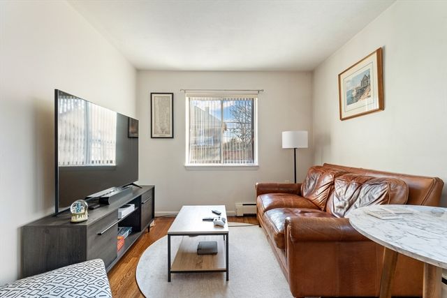 425 S Huntington 6, Boston, MA 02130