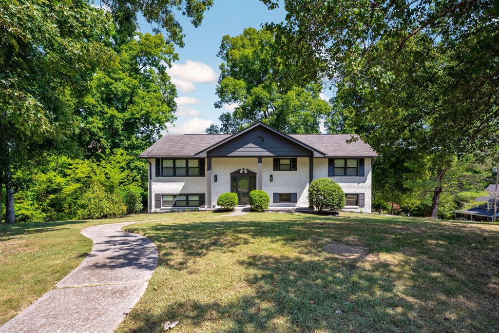 1011 Woodfinch Trail, Chattanooga, TN 37421