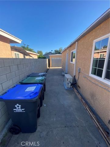 1206 W Mcfadden Avenue, Santa Ana, CA 92707