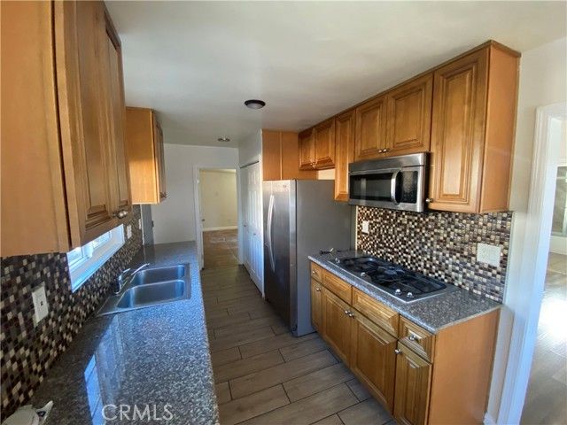 1206 W Mcfadden Avenue, Santa Ana, CA 92707