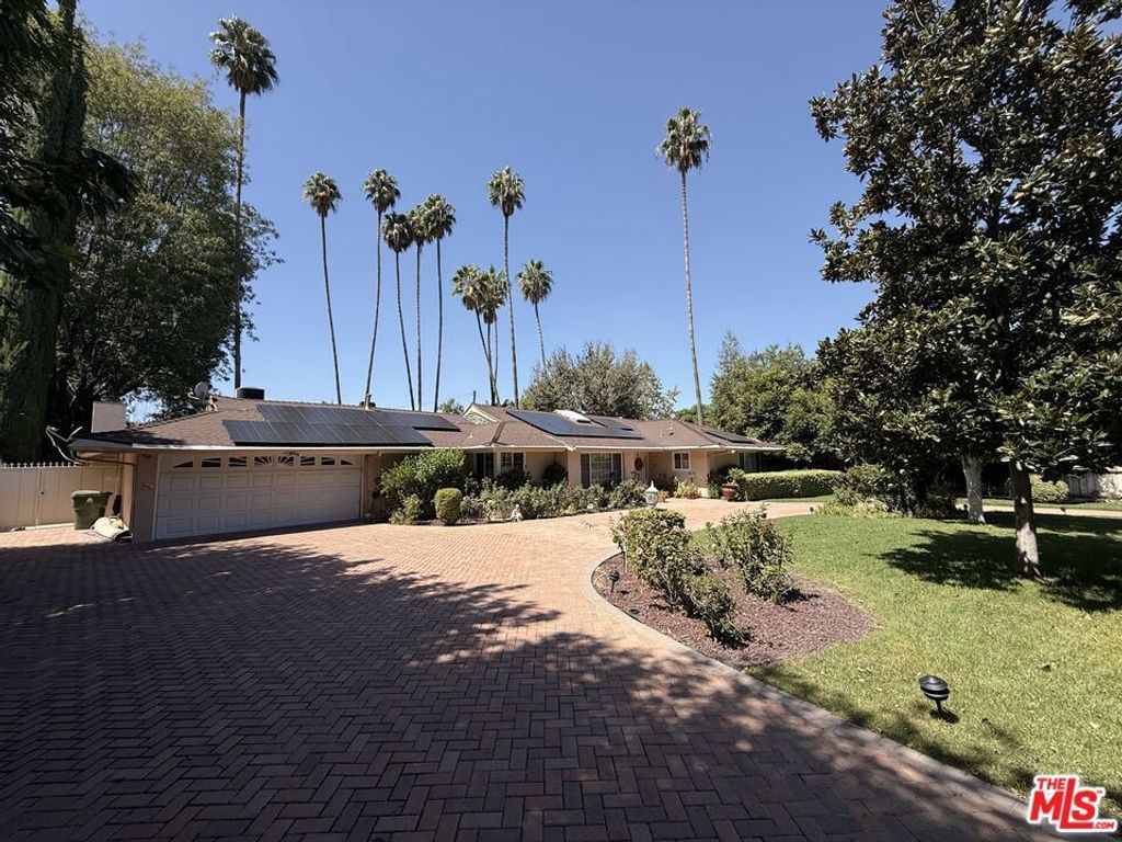 5429 Corbin Avenue, Los Angeles, CA 91356 — exterior