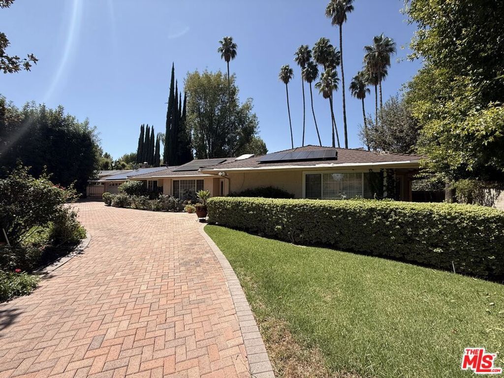 5429 Corbin Avenue, Los Angeles, CA 91356 — photo 3