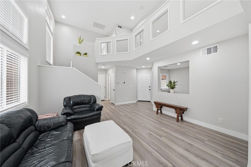 Image 4 of property listing at 875 Bramble, Corona, CA 92878