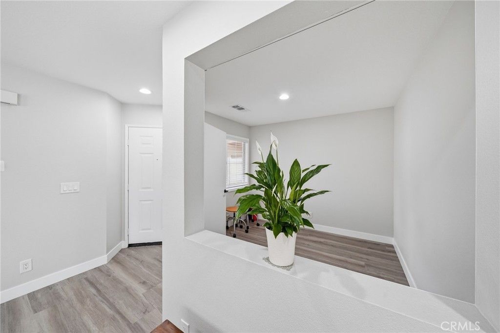 Image 5 of property listing at 875 Bramble, Corona, CA 92878