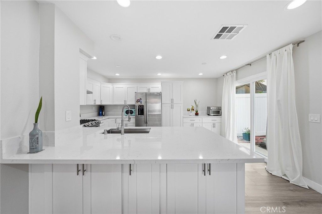 Image 7 of property listing at 875 Bramble, Corona, CA 92878