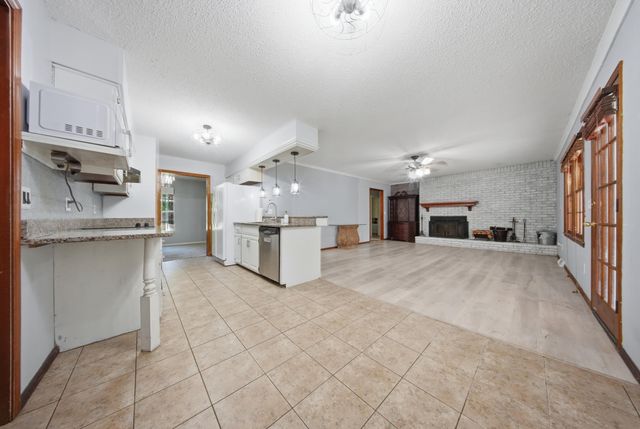 1666 E Richmond Street, Springfield, MO 65804
