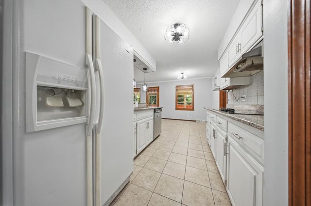 1666 E Richmond Street, Springfield, MO 65804
