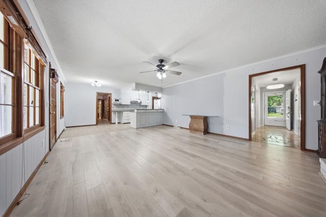 1666 E Richmond Street, Springfield, MO 65804