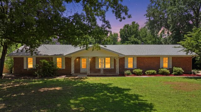 1666 E Richmond Street, Springfield, MO 65804