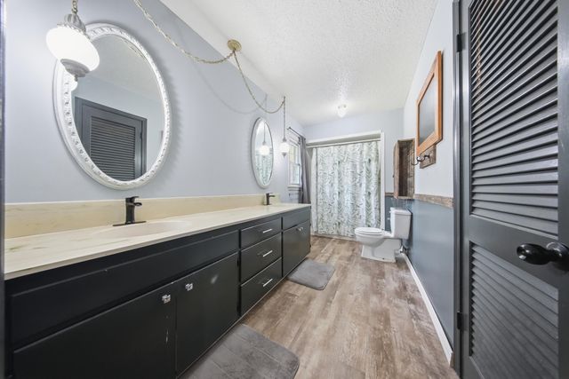1666 E Richmond Street, Springfield, MO 65804