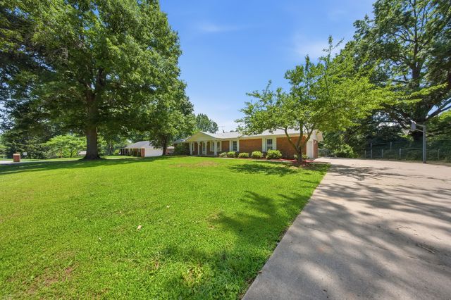 1666 E Richmond Street, Springfield, MO 65804